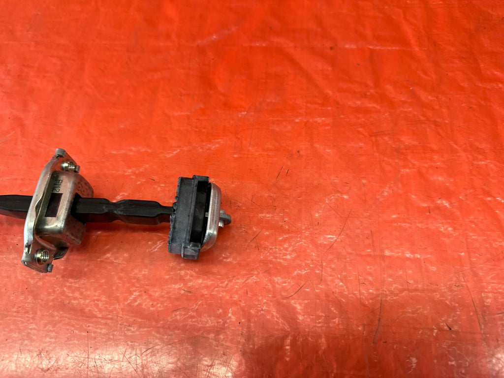 09 14 ACURA TSX   PASSENGER RIGHT DOOR CHECKER HINGE ARM STOPPER   OEM #2331