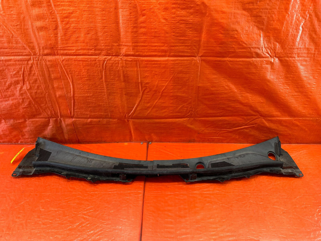 08 15 INFINITI G37 COUPE CONVERTIBLE WINDSHIELD WIPER COWL TRIM PLASTIC OEM 2321