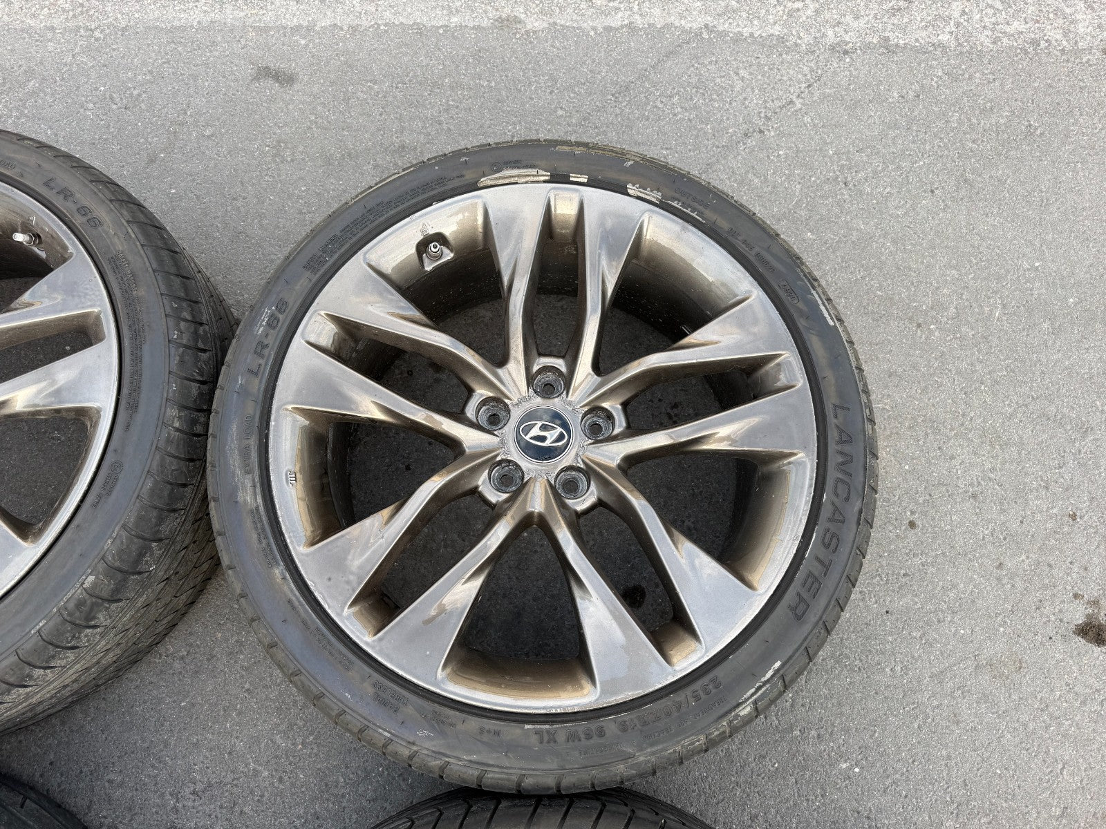 13 16 HYUNDAI GENESIS COUPE   19 INCH R SPEC WHEELS W TIRES   FRONT REAR OEM 29911