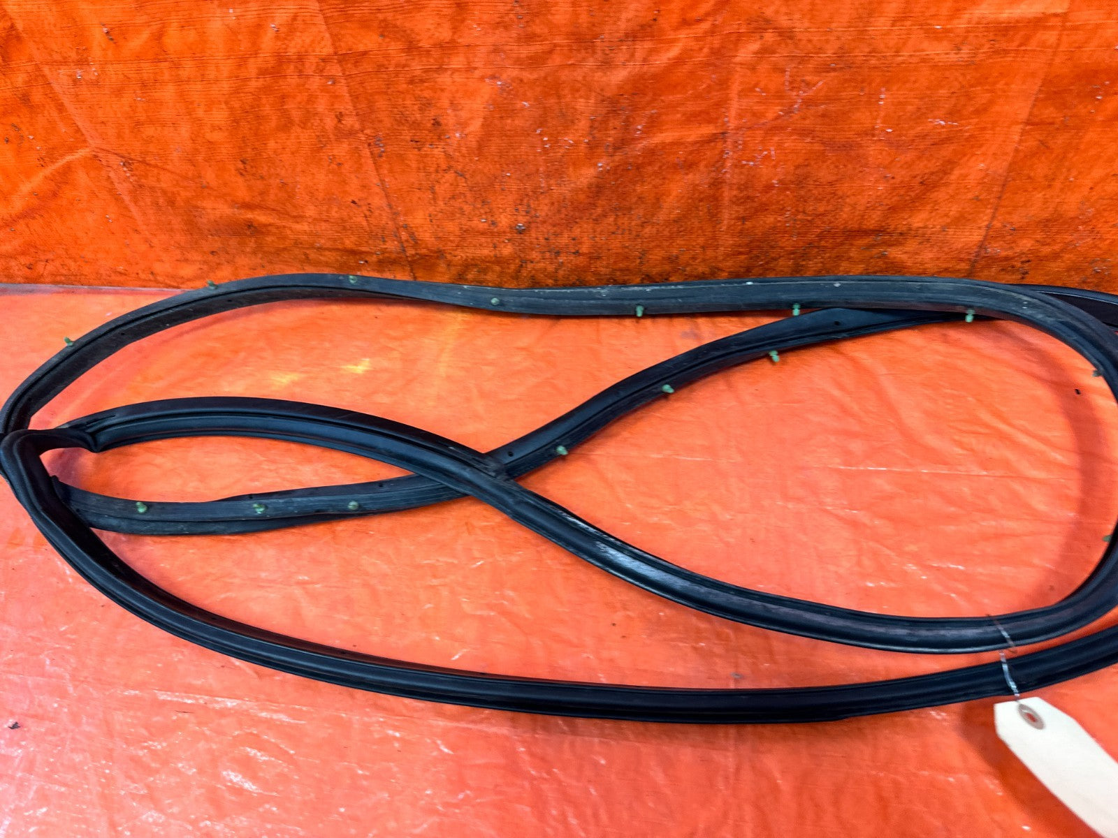 90 91 HONDA CIVIC HATCHBACK   RIGHT FRONT   DOOR WEATHER STRIP   OEM 3275