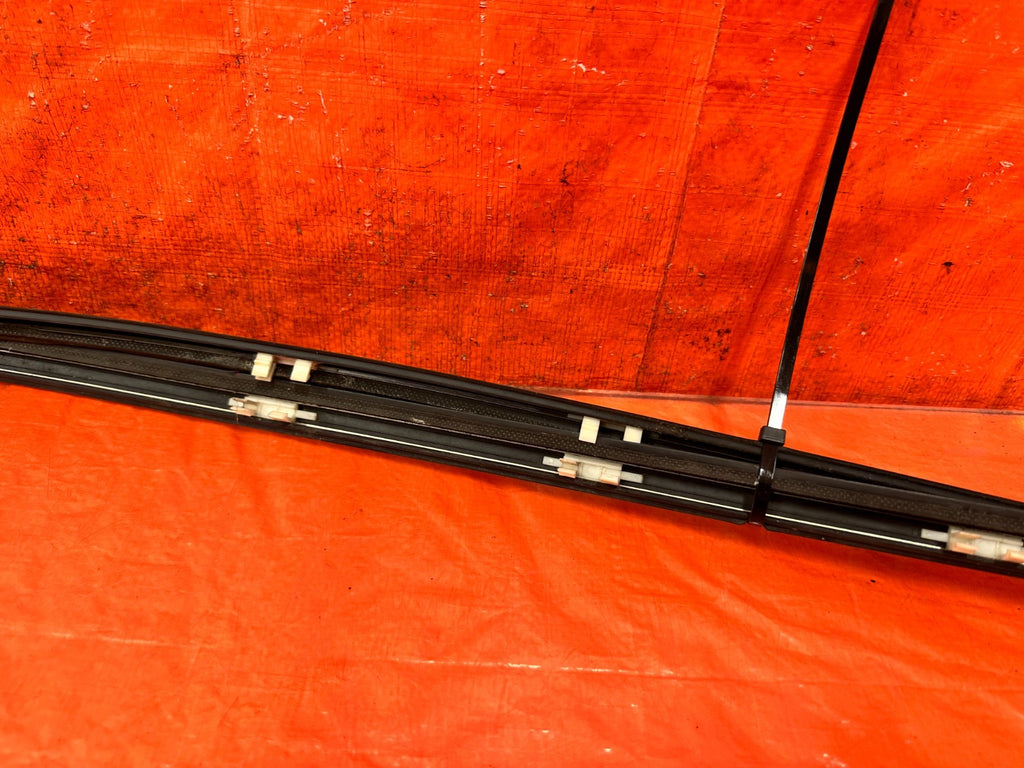 13 16 HYUNDAI GENESIS COUPE   ROOF TRIM WEATHER STRIP SET   LEFT & RIGHT OEM 31812