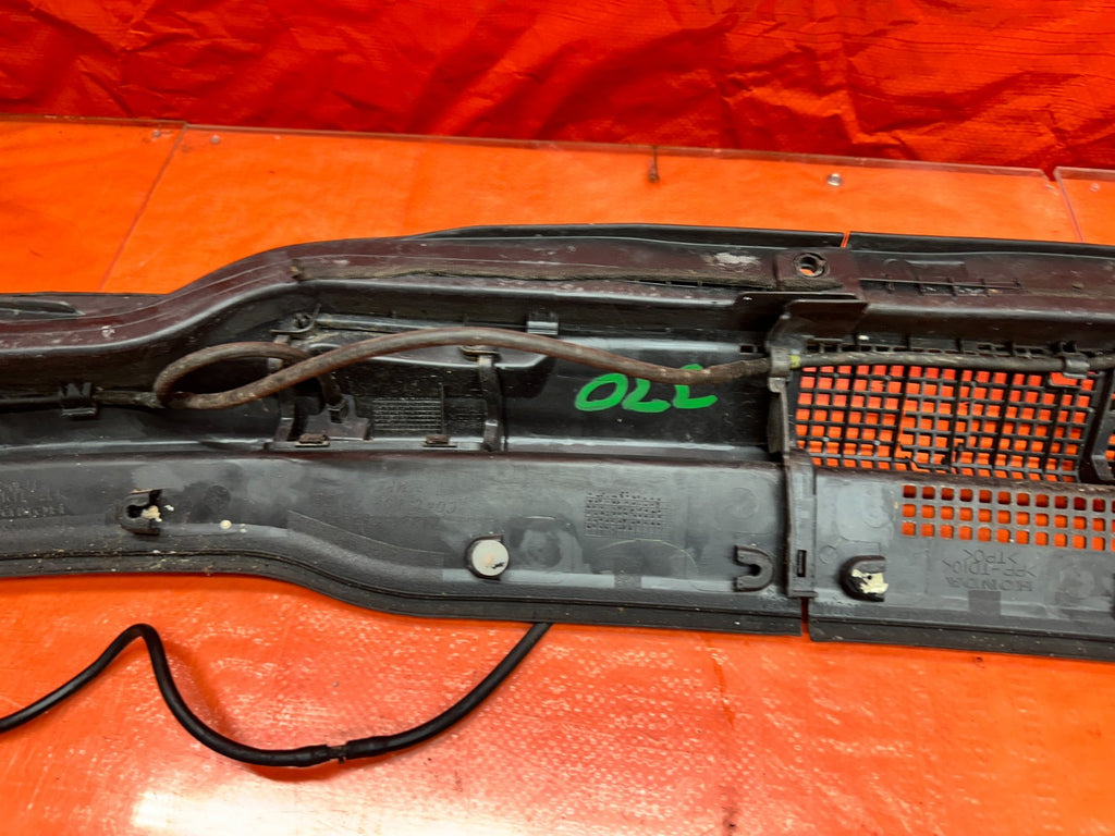 04 08 ACURA TSX FRONT WINDSHIELD WIPER COWL VENT GRILLE PANEL OEM #33017