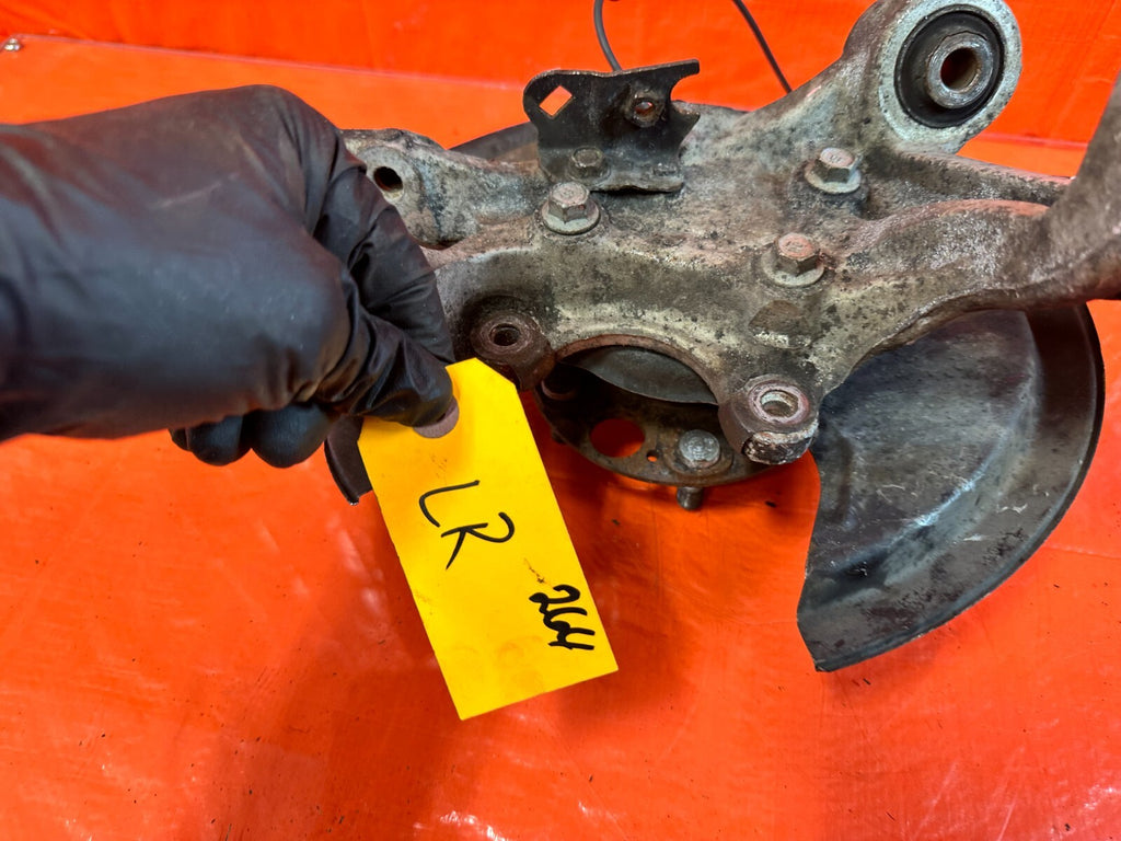 06 11 HONDA CIVIC SI   DRIVER LEFT REAR   SPINDLE KNUCKLE HUB   OEM #26410
