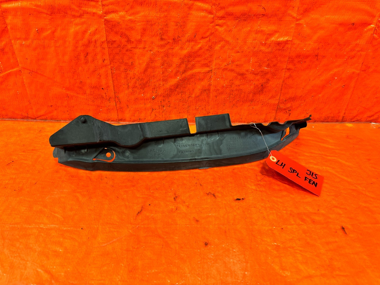 02 06 ACURA RSX   DRIVER LEFT FENDER TRIM FENDER ENCLOSURE   OEM 3152