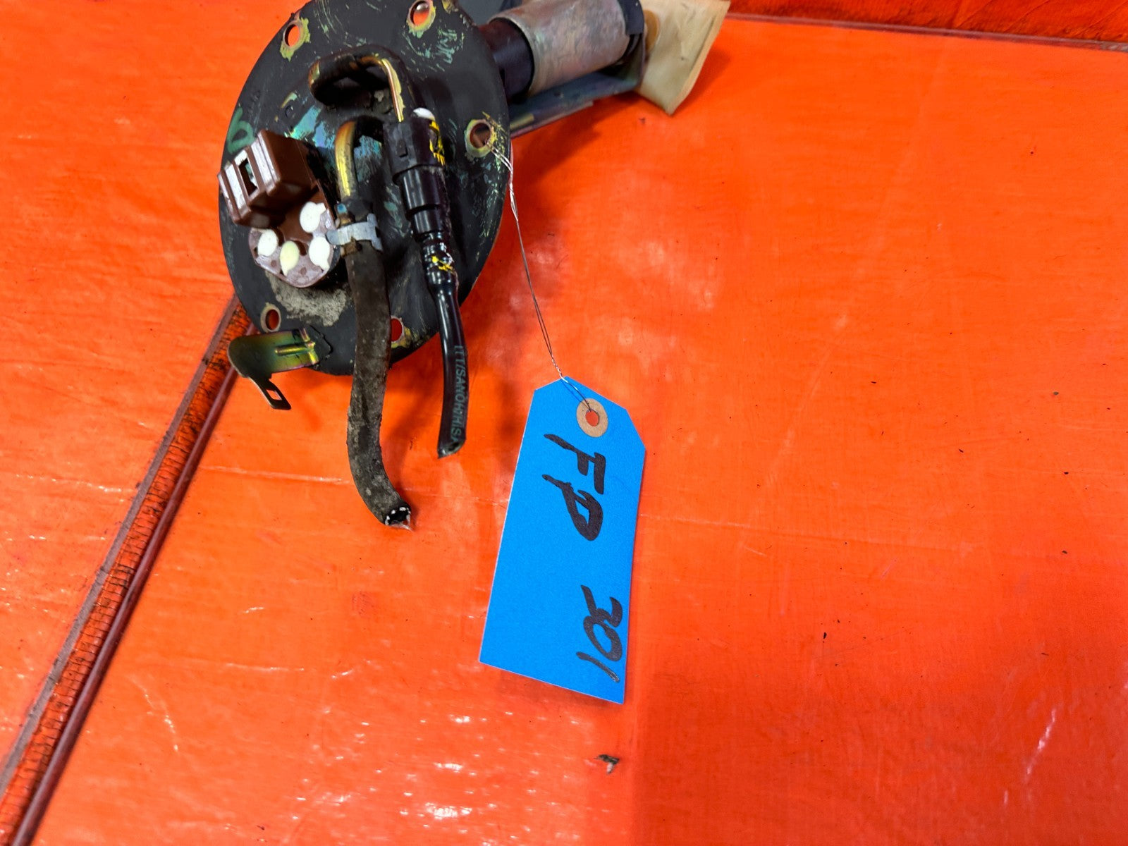 97 98 HONDA CR V CRV   GASOLINE GAS FUEL PUMP SENDING UNIT W/ HOUSING OEM #3011