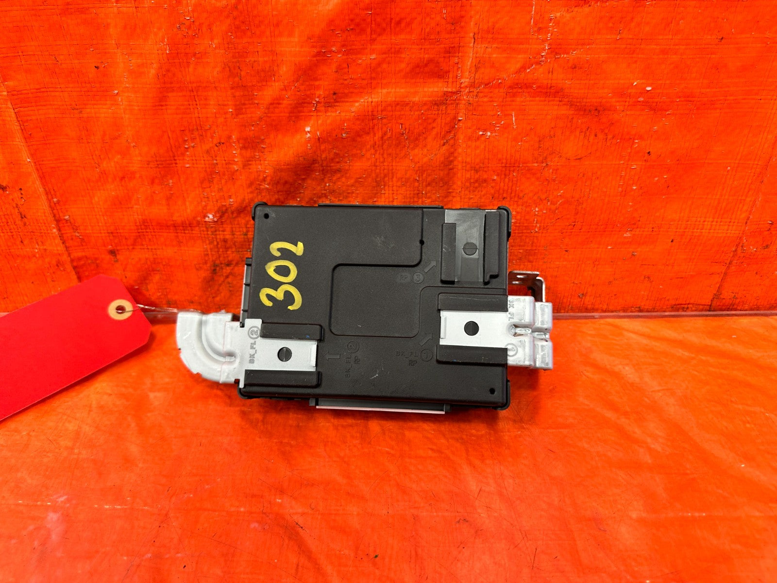 13 16 HYUNDAI GENESIS COUPE 3.8L   BODY CONTROL MODULE BCM 95400 2M852 OEM 3022