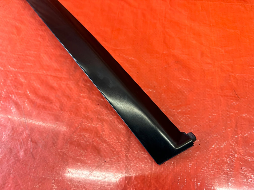 92 93 HONDA CIVIC COUPE & HATCH PASSENGER RIGHT DOOR SASH TRIM MOLDING STRIP 2352