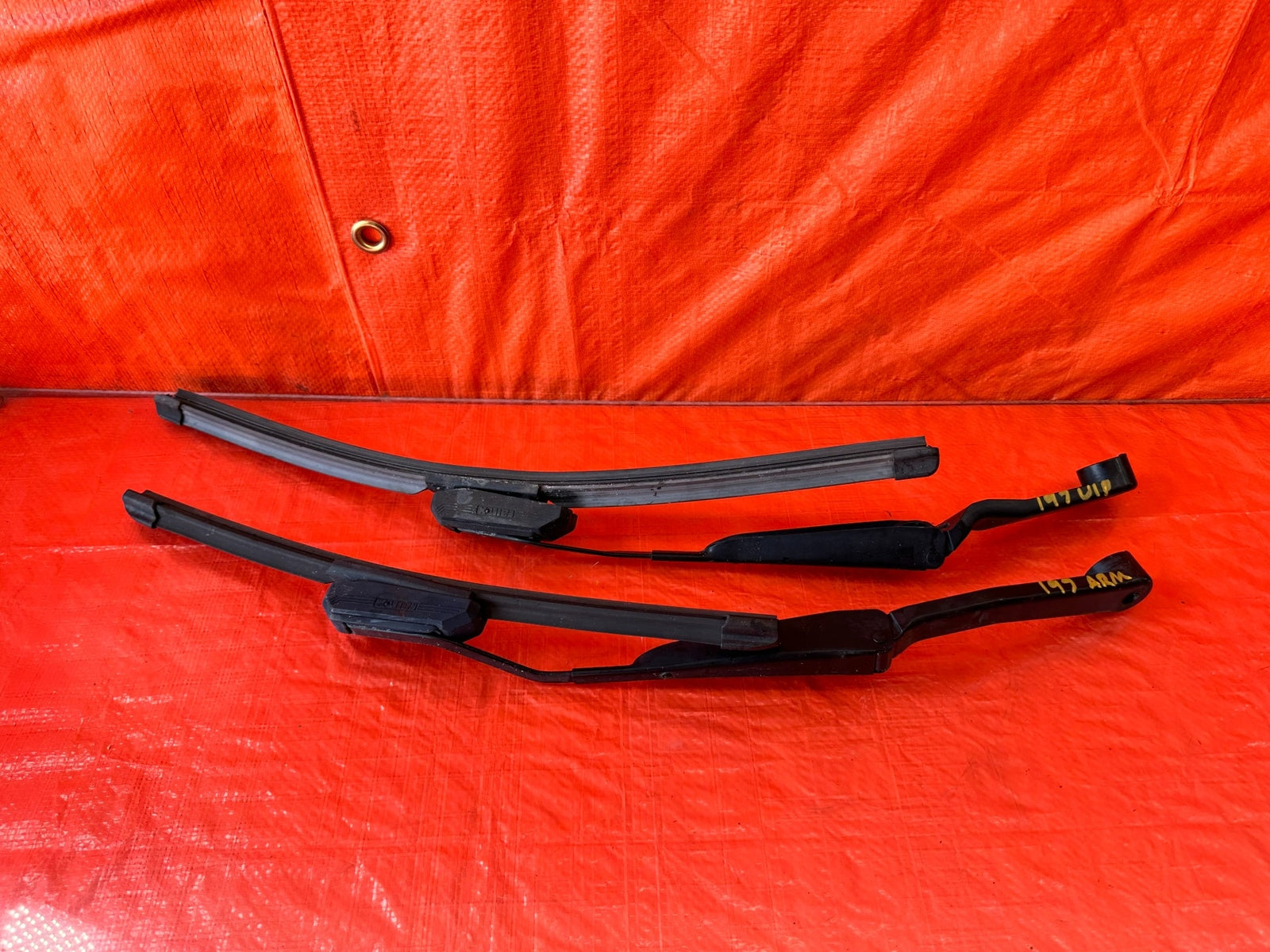 00 09 HONDA S2000   LEFT & RIGHT WINDSHIELD WIPER ARMS   OEM FACTORY #1970