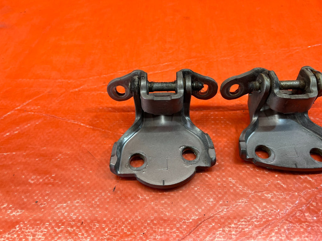 90 01 ACURA INTEGRA SEDAN 4D   DOOR HINGE SET UPPER & LOWER   LEFT REAR OEM #1596