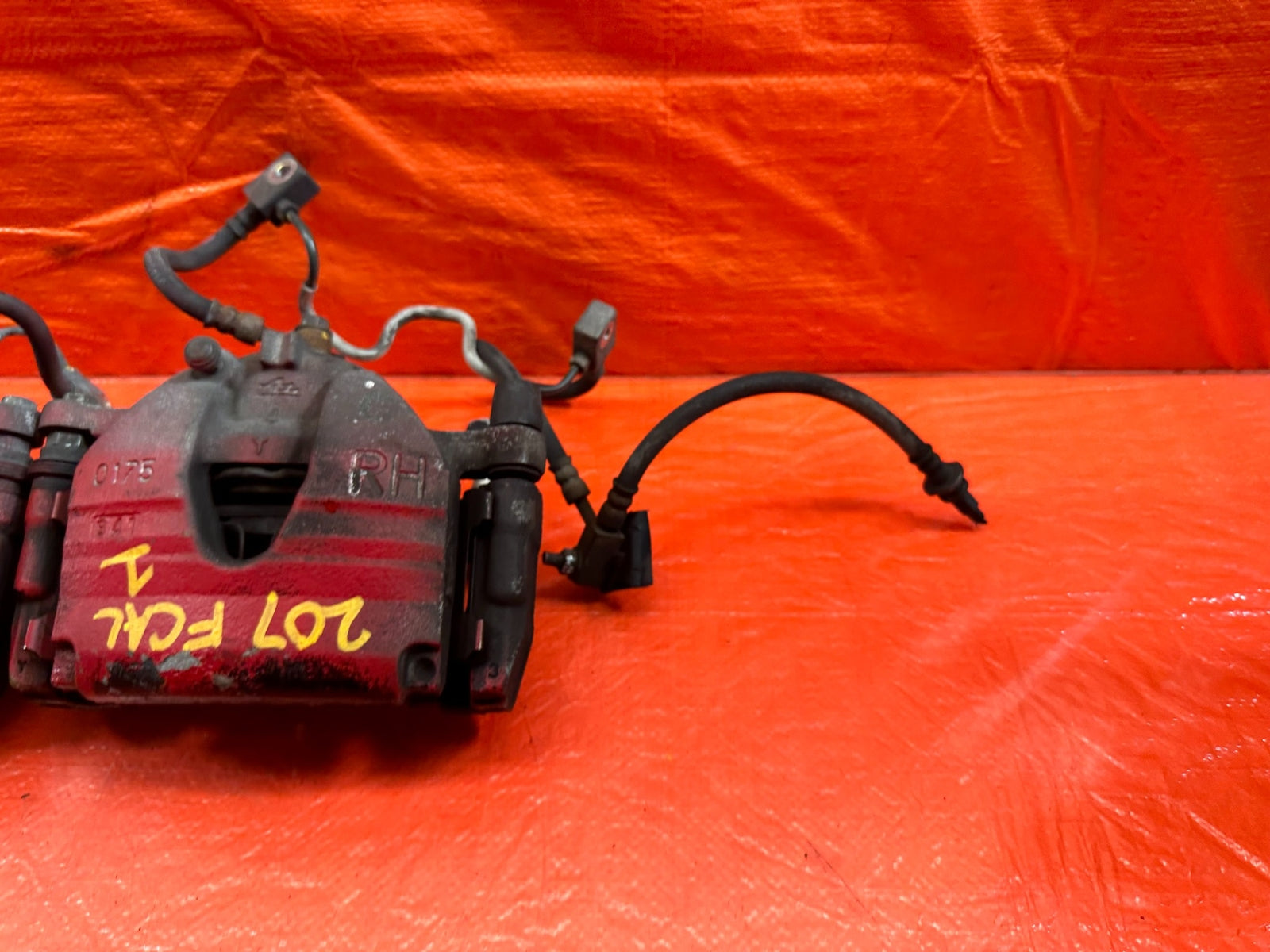 08 15 INFINITI G37 Q60   NON SPORT MODEL   LEFT 7 RIGHT FRONT BRAKE CALIPERS 2074
