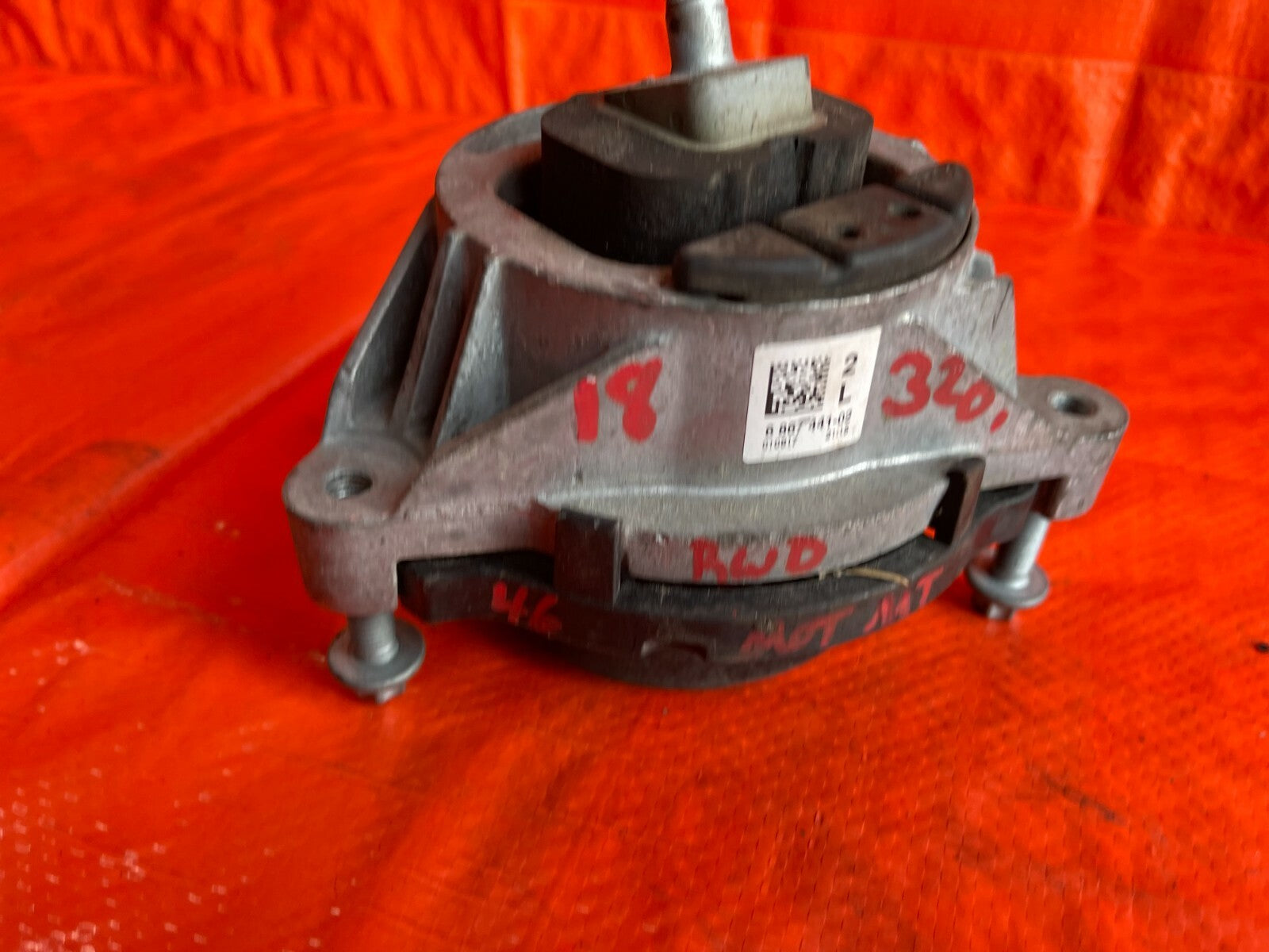 BMW 12 16 328i / 13 20 320i   RWD   2.0L ENGINE   DRIVER LEFT MOTOR MOUNT OEM 3