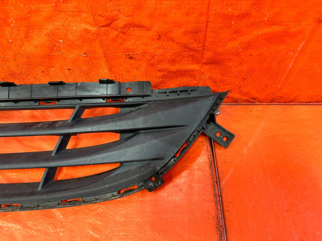 16 HYUNDAI GENESIS COUPE LOWER FRONT BUMPER GRILLE INSERT TRIM PLASTIC OEM 3251