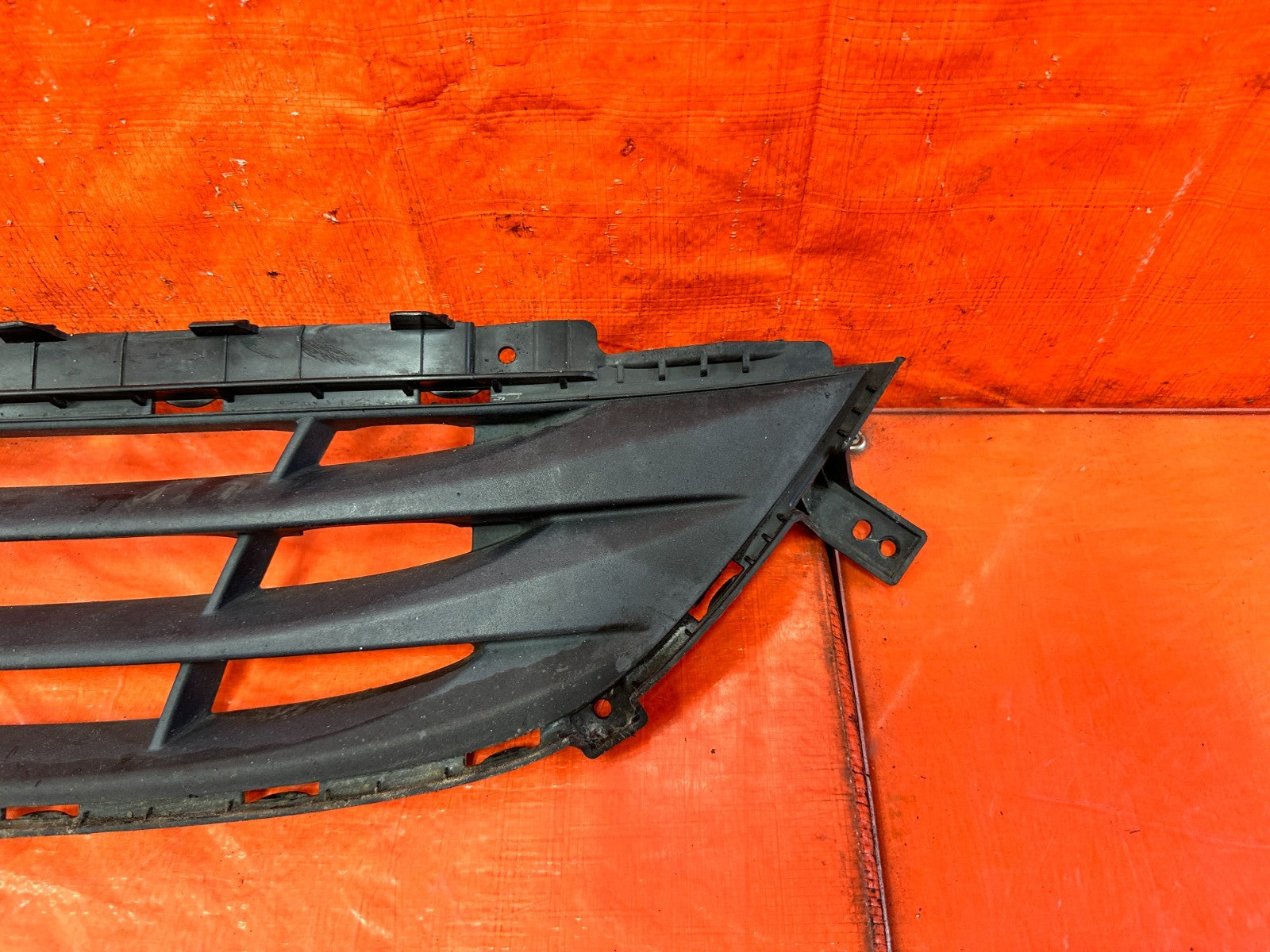 16 HYUNDAI GENESIS COUPE LOWER FRONT BUMPER GRILLE INSERT TRIM PLASTIC OEM 3251