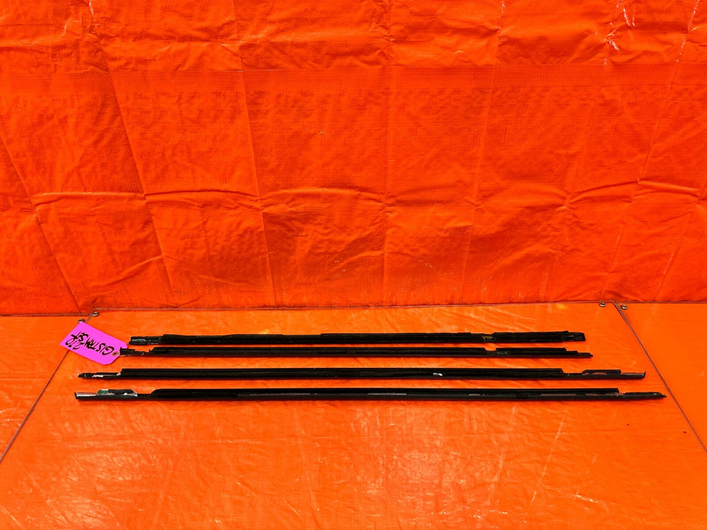 06 11 CIVIC 4D SEDAN   EXTERIOR DOOR WINDOW GLASS TRIM SET LEFT RIGHT   OEM #2709