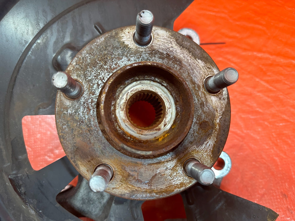 16 20 INFINITI Q50   AWD ONLY PASSENGER RIGHT FRONT SPINDLE KNUCKLE HUB OEM #2155