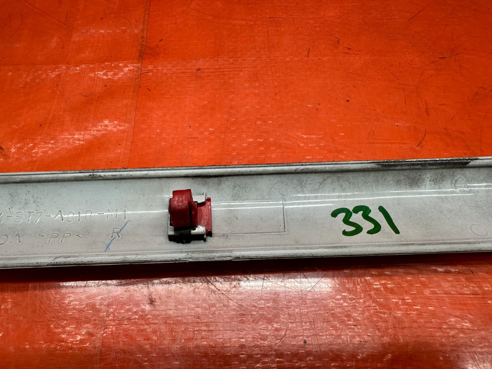94 01 ACURA INTEGRA 2D RIGHT PASSENGER REAR QUARTER BODY MOLDING OEM #3319