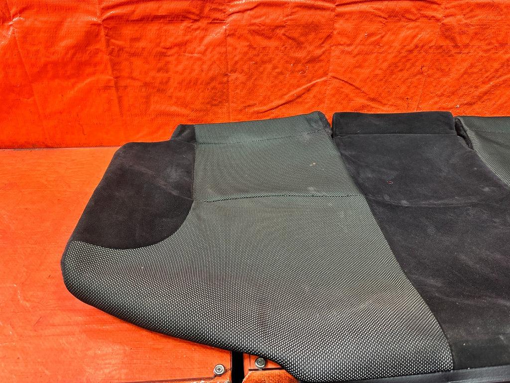 02 05 HONDA CIVIC SI EP3 PASSENGER REAR LOWER SEAT SKIN WRAP COVER OEM 3083
