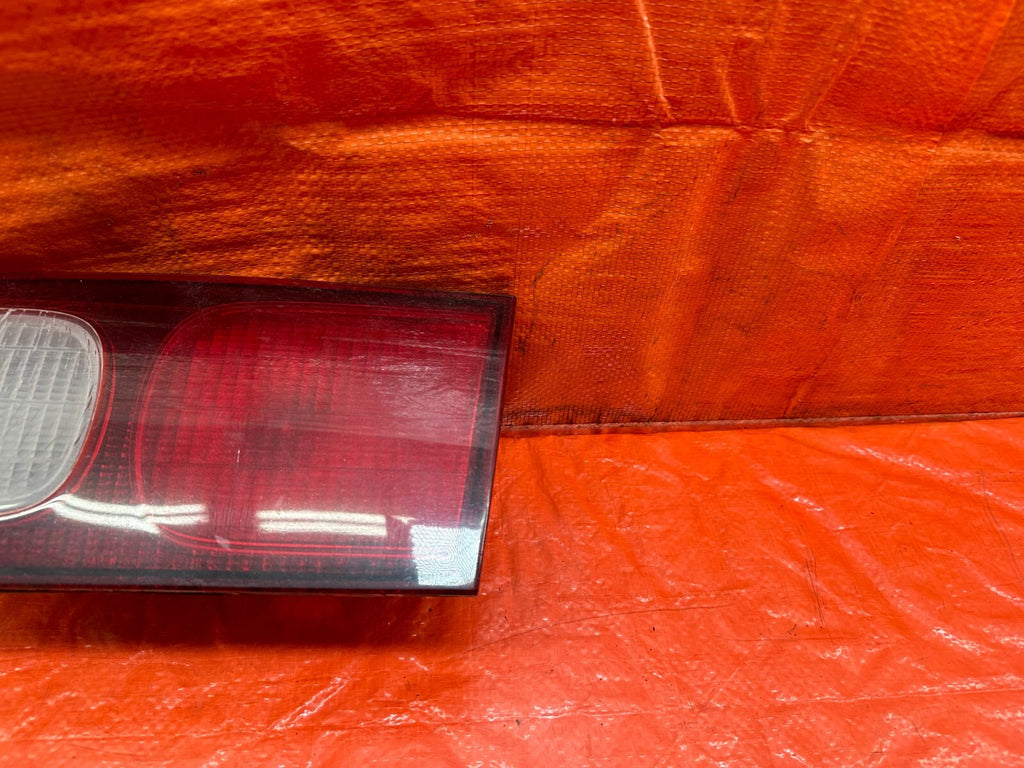 98 01 ACURA INTEGRA SEDAN   PASSENGER RIGHT INNER   TAIL LIGHT LAMP   OEM #2291
