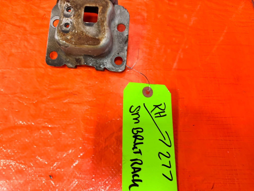 88 89 HONDA CRX   RIGHT FRONT   RE BAR CRASH BAR BEAM   MOUNTING BRACKET OEM 2772