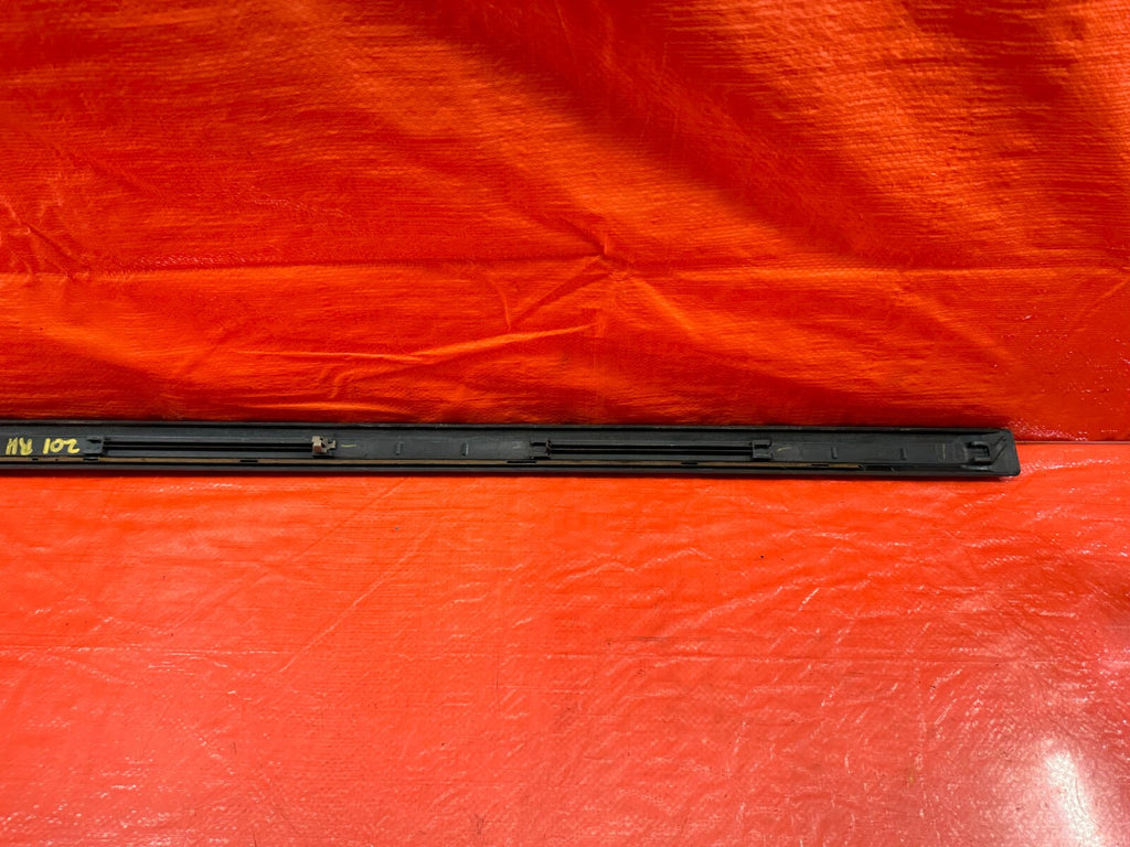 96 00 HONDA CIVIC COUPE & HATCH   DOOR MOLDING IMPACT STRIP RIGHT SIDE OEM #20110