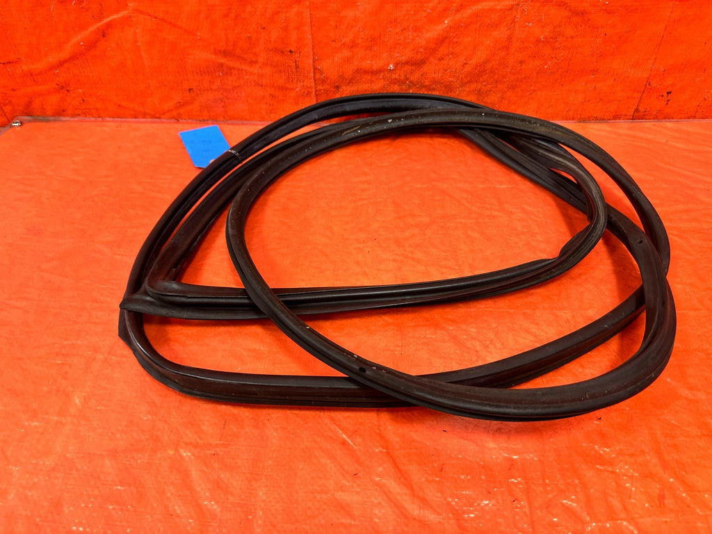 02 05 HONDA CIVIC SI EP3 HATCH   RIGHT   DOOR WEATHER STRIP TRIM SEAL GASKET 3085
