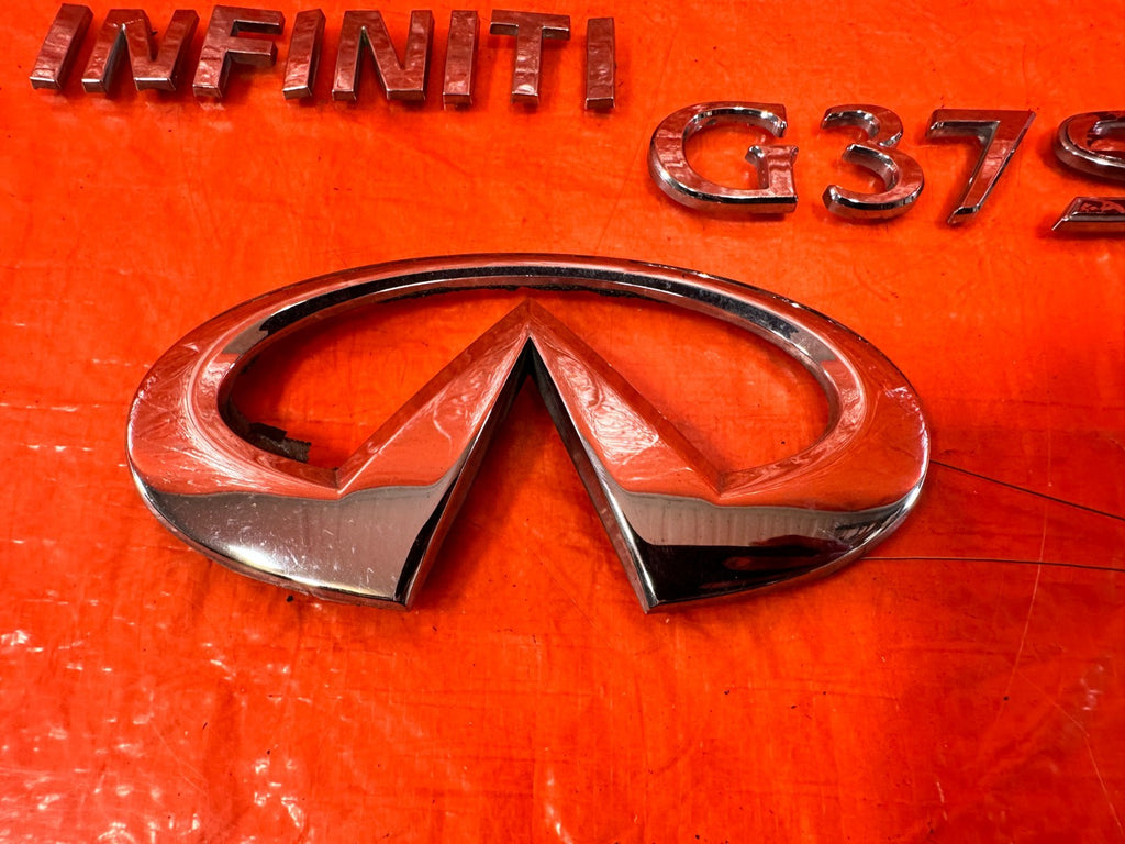 08 13 INFINITI G37 COUPE 2D   INFINITI G37 S & EMBLEM   TRUNK BADGE EMBLEM OEM4