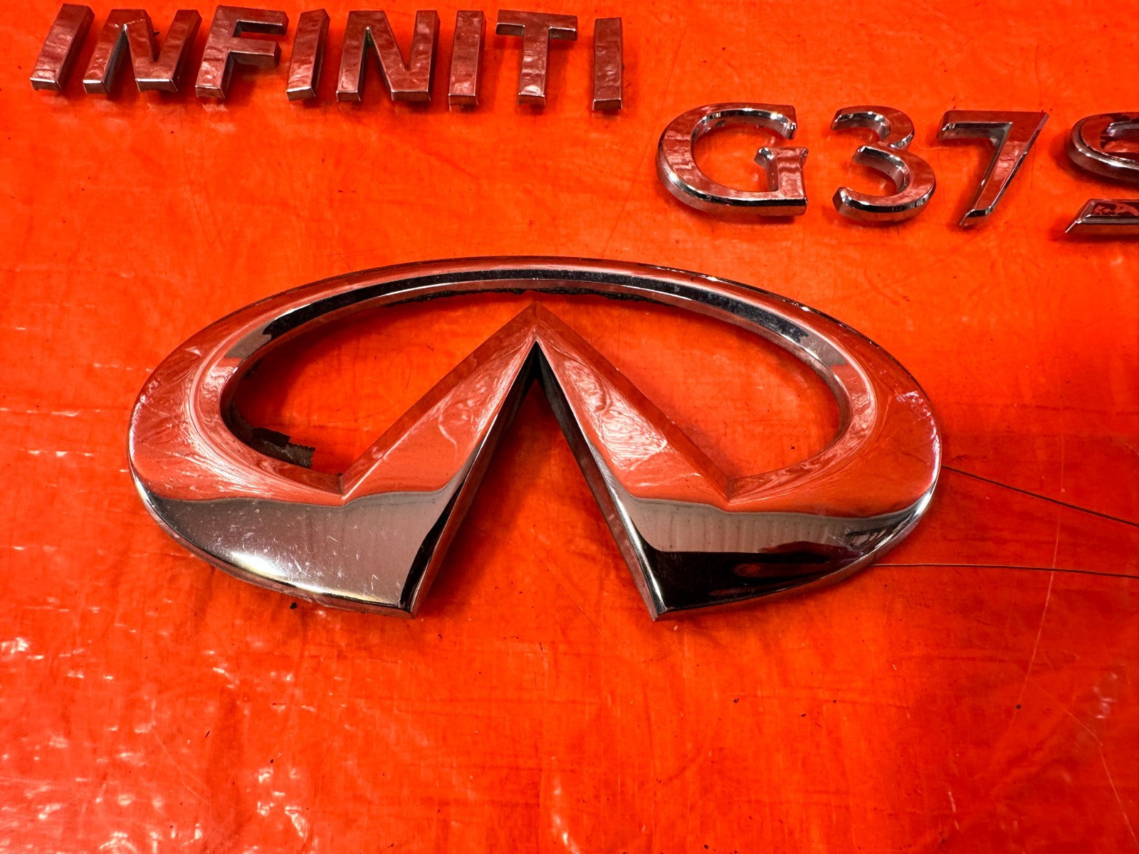 08 13 INFINITI G37 COUPE 2D   INFINITI G37 S & EMBLEM   TRUNK BADGE EMBLEM OEM4