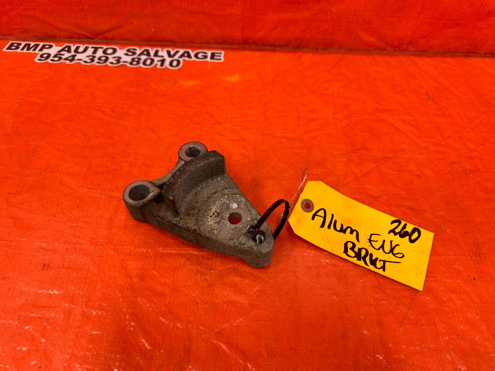 06 11 HONDA CIVIC SEDAN 1.8L   R18A1 ALUMINUM ENGINE BRACKET   OEM #2600