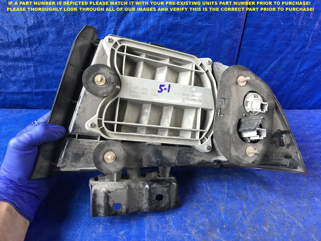 OEM 2004 2005 04 05 ACURA TL DRIVER LEFT TAIL LIGHT L LH CHIPPED6