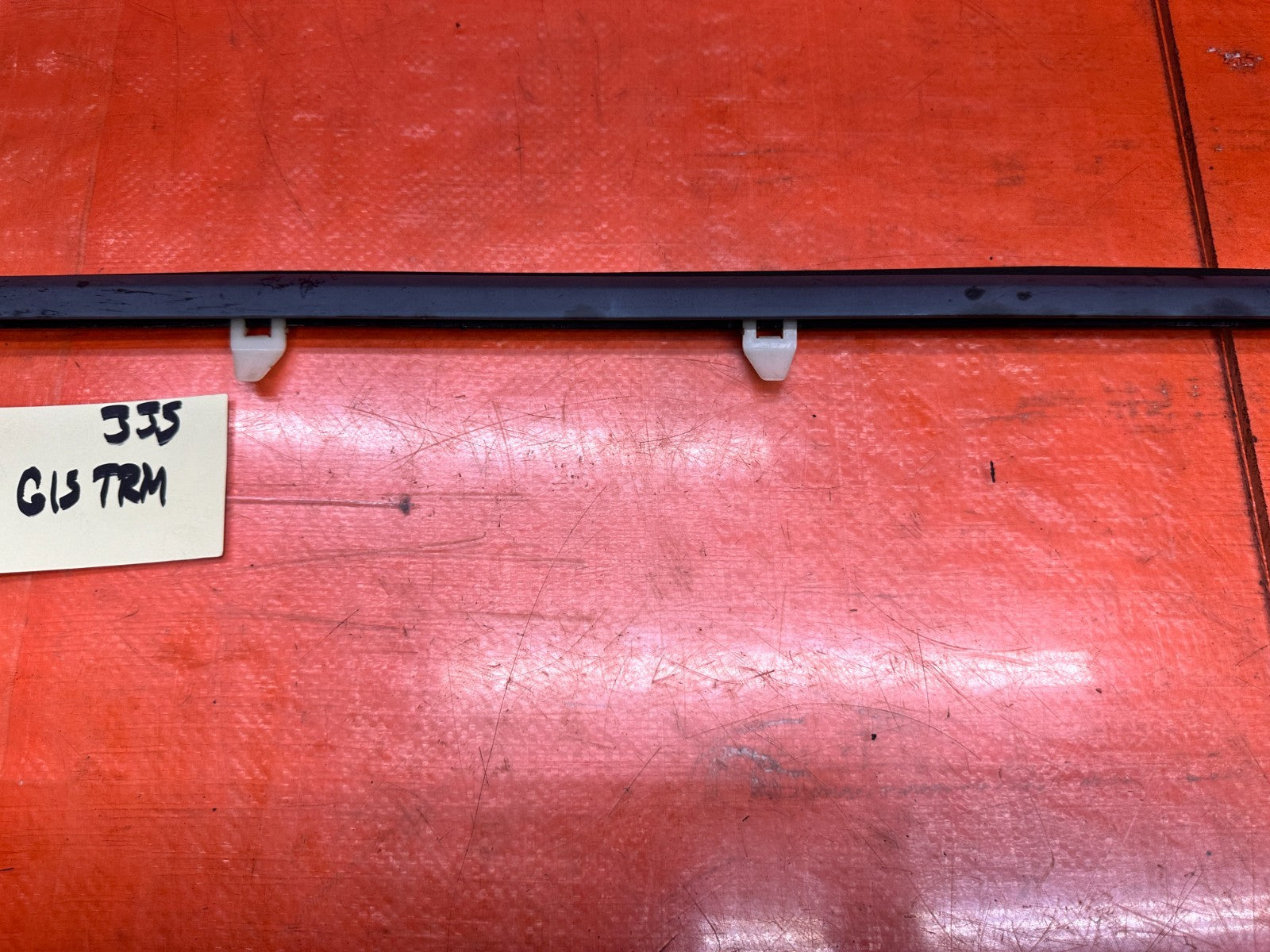 97 01 HONDA PRELUDE 2.2L DRIVER LEFT FRONT DOOR WINDOW GLASS TRIM MOLDING OEM #35