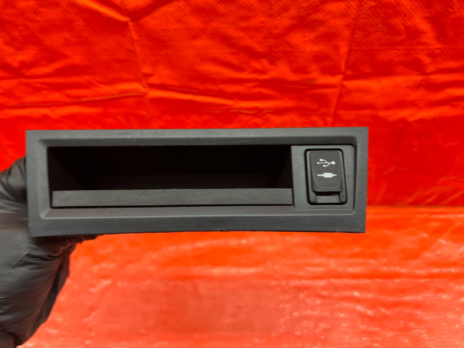 13 16 SCION FRS   STORAGE TRAY COMPARTMENT BOX POCKET W/ HEADHPONE JACK OEM #1645