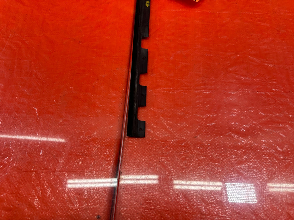 96 00 HONDA CIVIC   COUPE & HATCH   PASSENGER RIGHT DOOR GLASS SUB SEAL OEM #19111