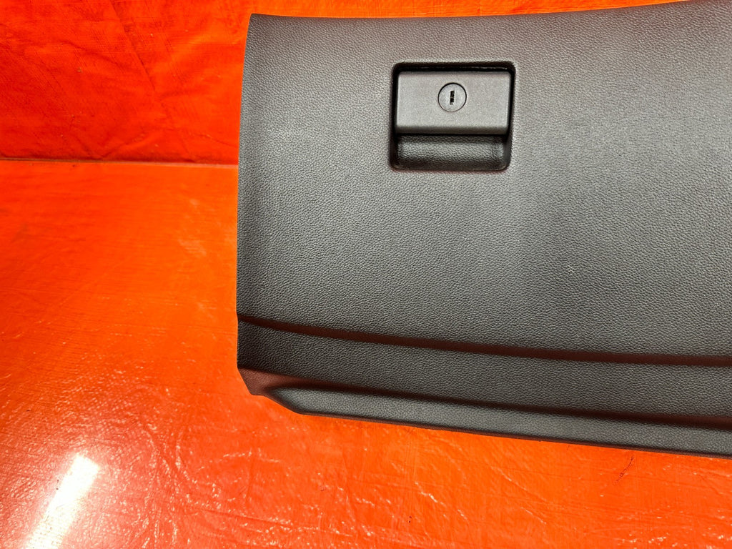08 13 INFINITI G37 COUPE 2D   GLOVE BOX ASSEMBLY   BLACK COLOR   OEM 3208