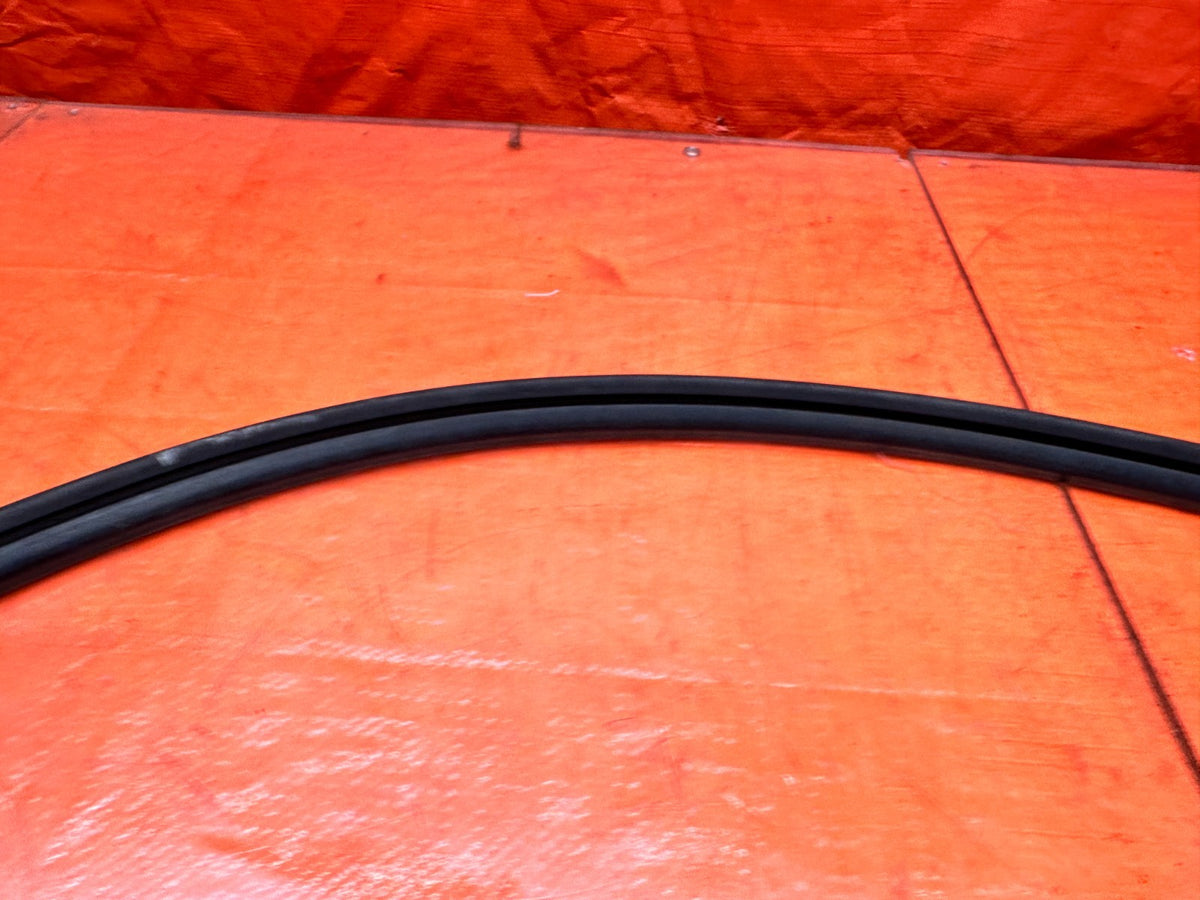 1994-2001 ACURA INTEGRA 2D PASSENGER RIGHT DOOR WINDOW RUN CHANNEL OEM #3499