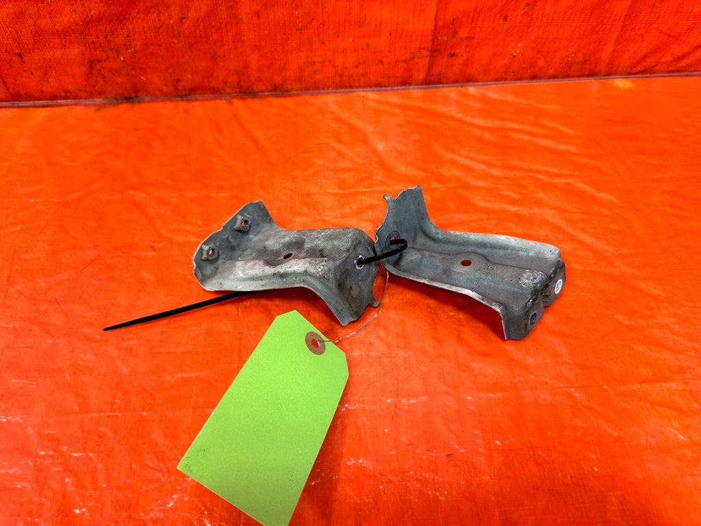 06 11 HONDA CIVIC   LEFT & RIGHT    FENDER RETAINER CLIP BRACKET   OEM #3001