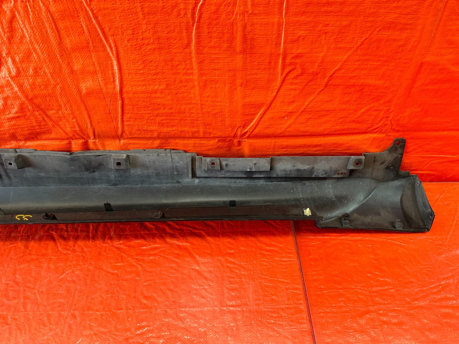 08 15 INFINITI G37 Q60 COUPE   SIDE SKIRT ROCKER MOLDING TRIM RIGHT SIDE OEM 18812