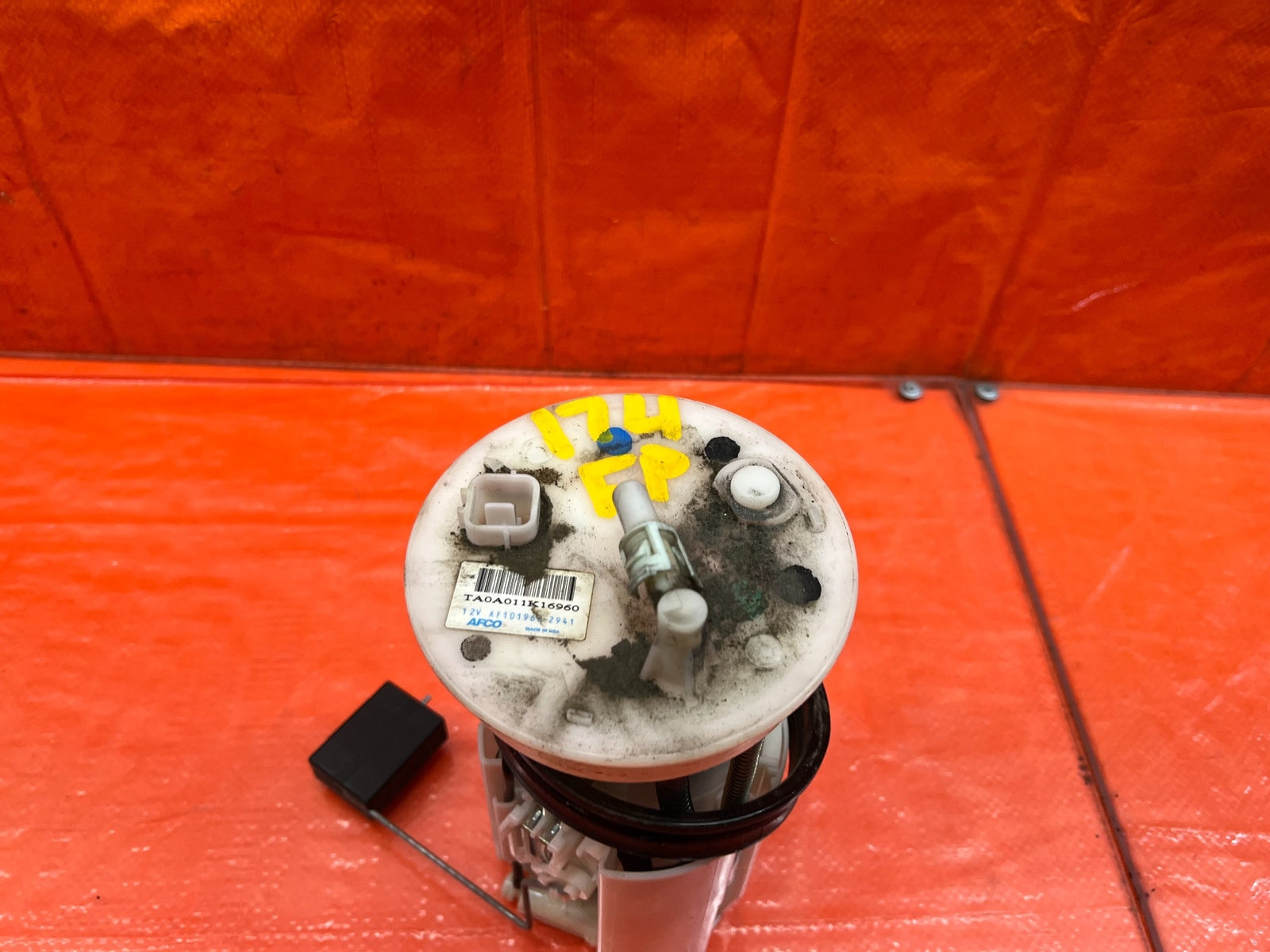 08 12 HONDA ACCORD   GASOLINE GAS FUEL PUMP SENDING UNIT W/ HOUSING   OEM #1744