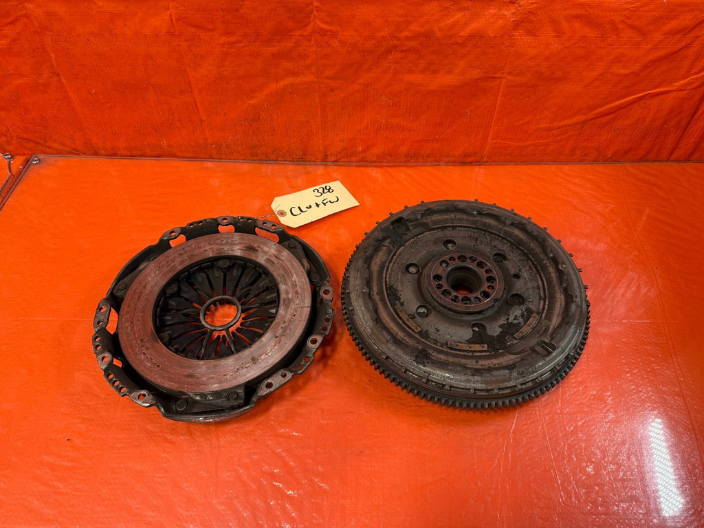 08 15 INFINITI G37   Q37VHR   6 SPEED MANUAL   FLYWHEEL & PRESSURE PLATE OEM 3280