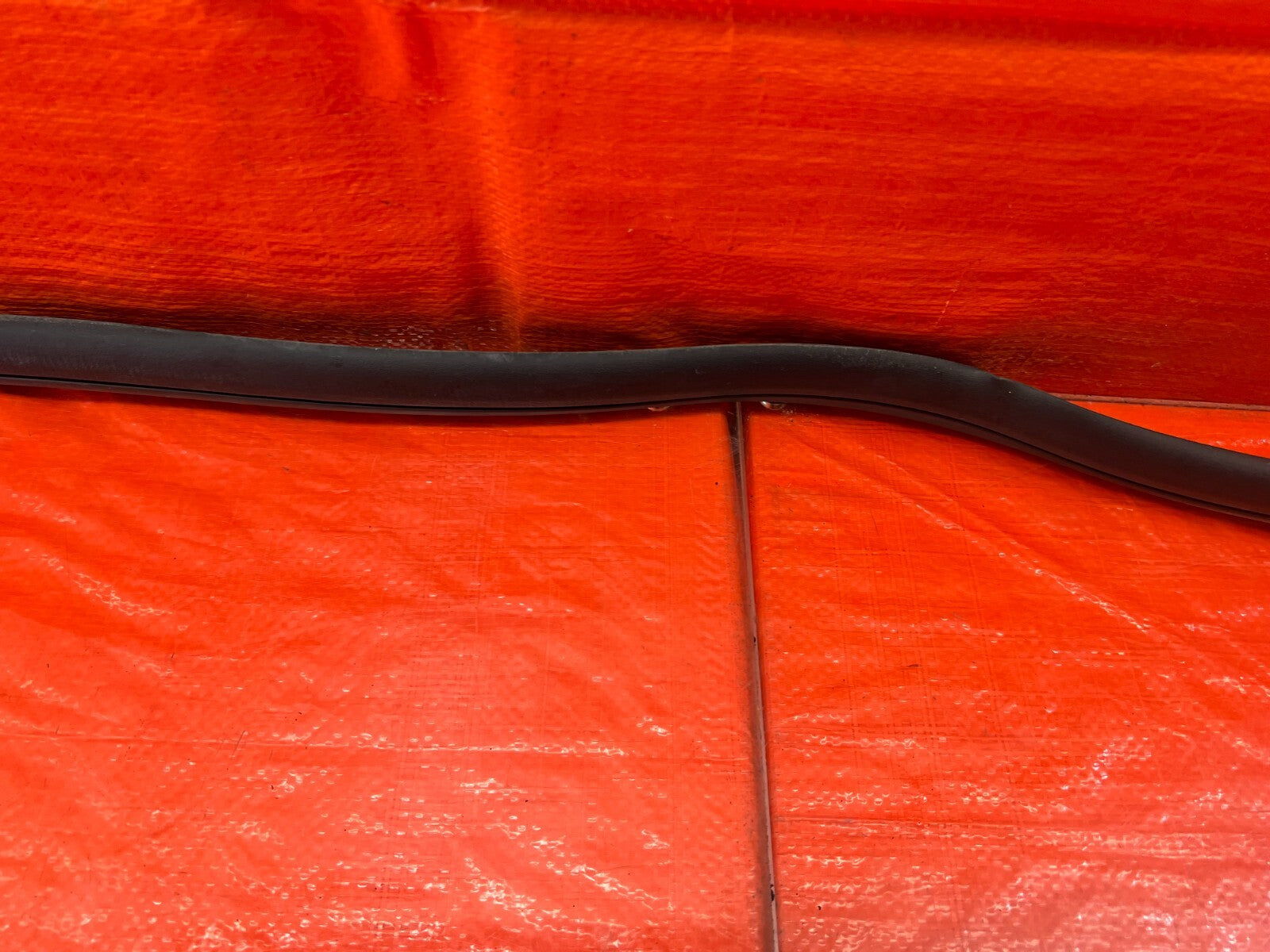 04 08 ACURA TSX   RIGHT REAR   DOOR TO CHASSIS WEATHER STRIP OPEN TRIM OEM #20913