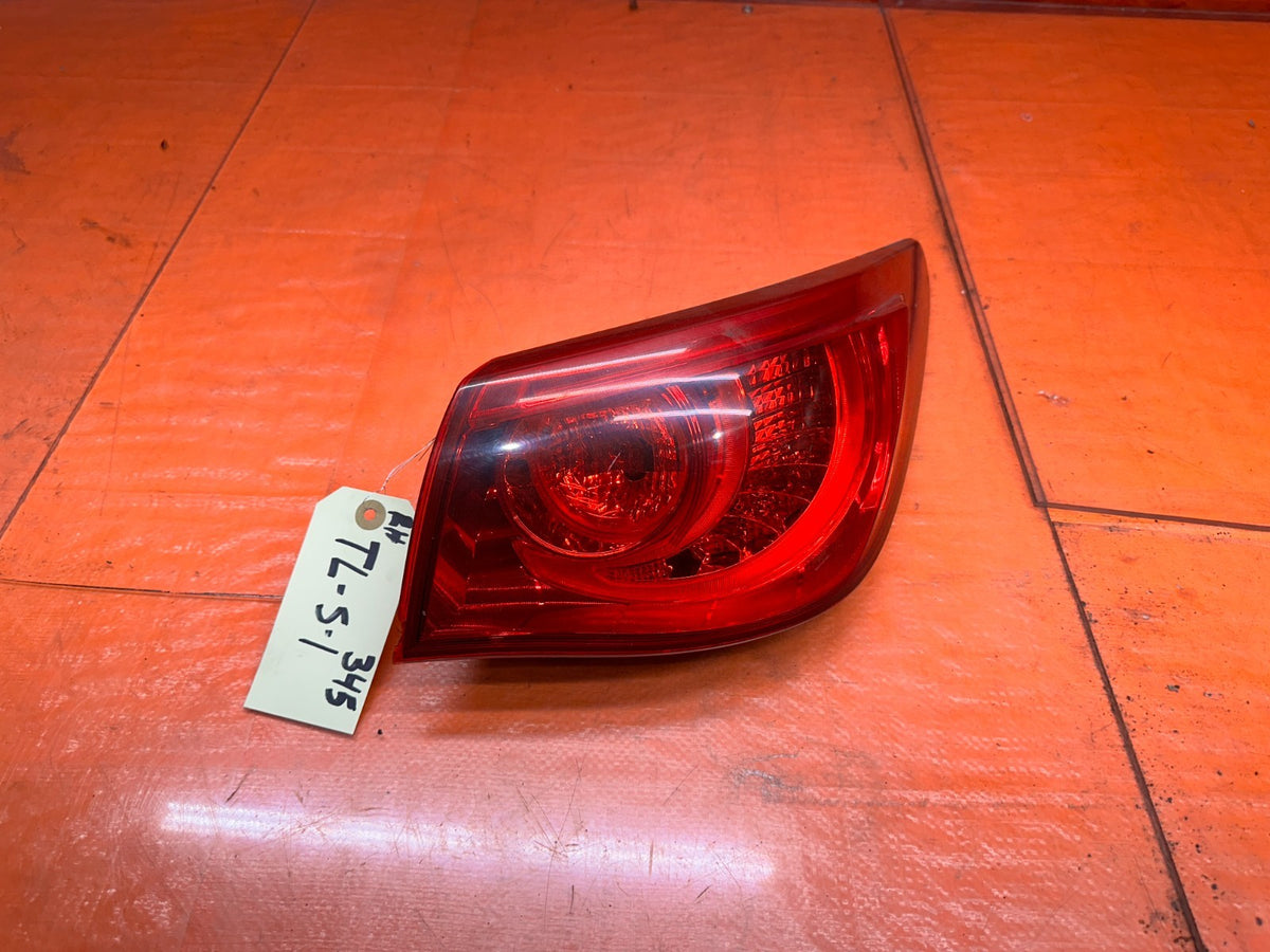 14-15 INFINITI Q50 3.7L AWD PASSENGER RIGHT OUTER QUARTER TAIL LIGHT LAMP OEM #30