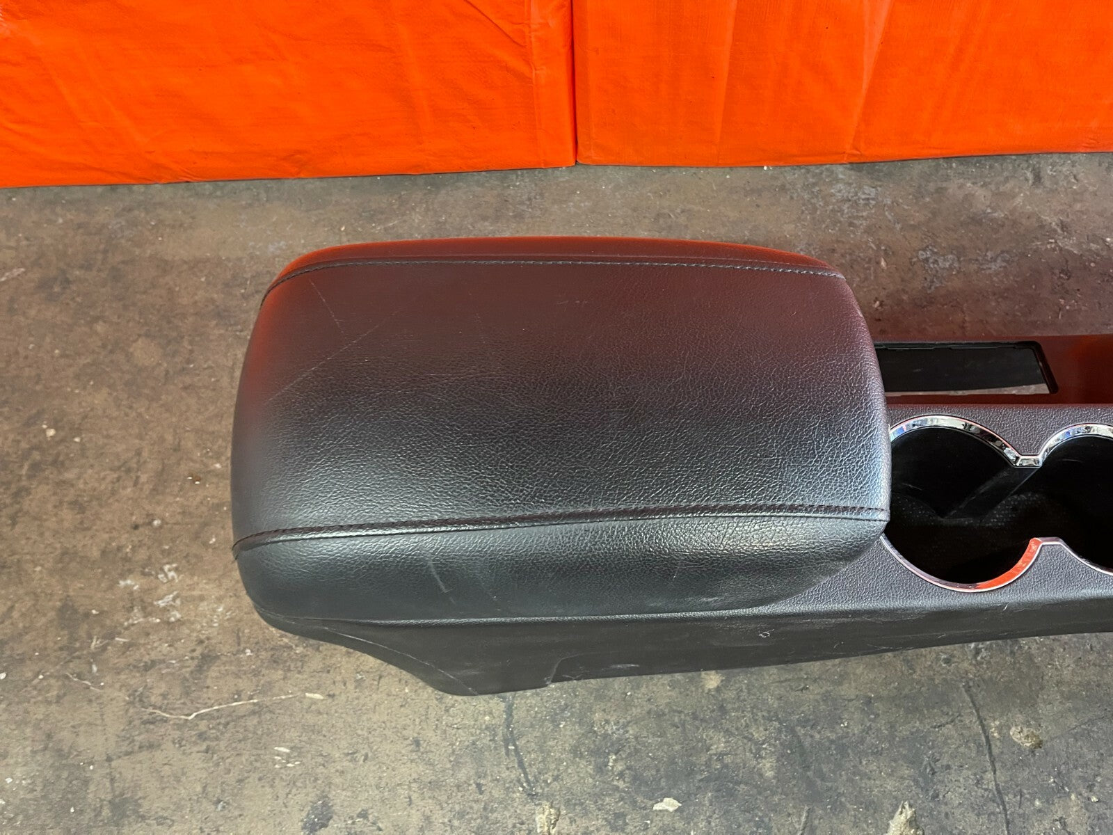 10 12 HYUNDAI GENESIS 2D COUPE   ARM REST CENTER CONSOLE   BLACK   OEM FACTORY9