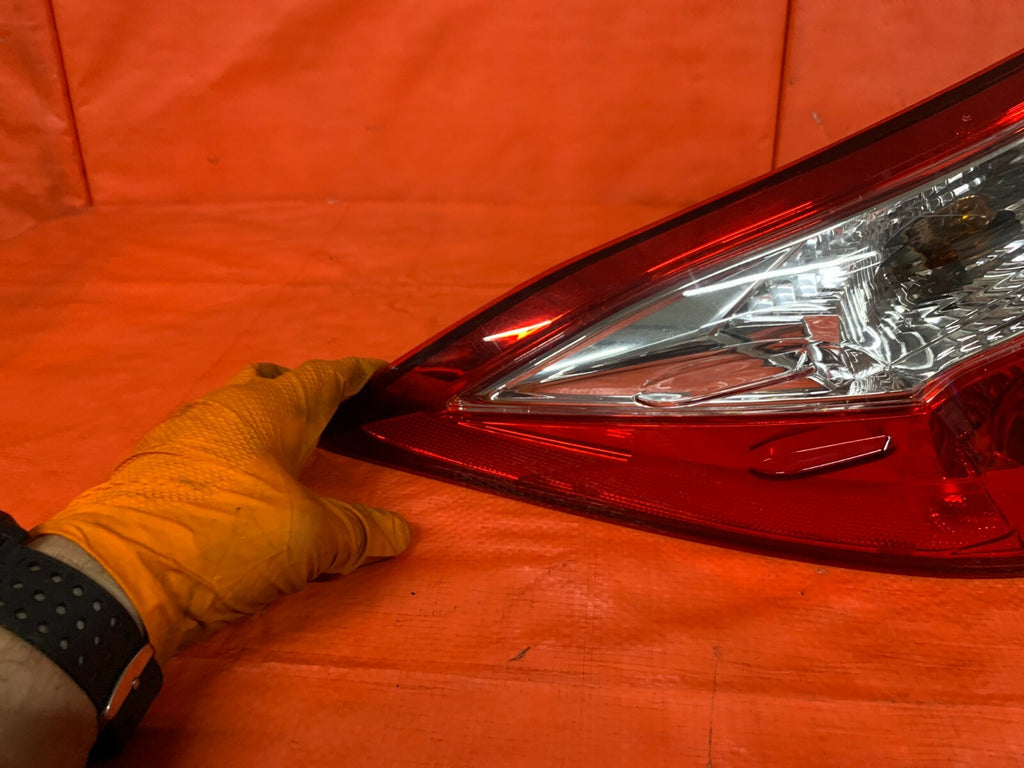 14 16 TOYOTA COROLLA LE   DRIVER LEFT OUTER TAIL LIGHT LAMP R RH   OEM OE4