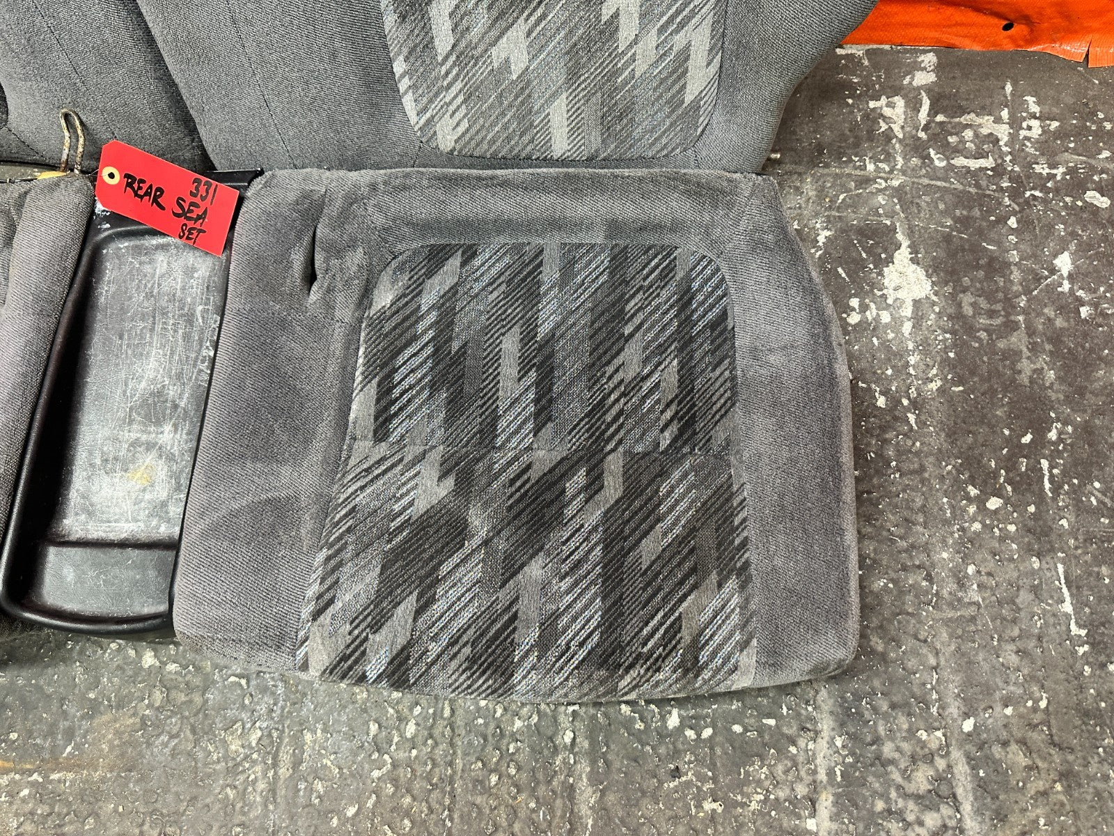 94 01 ACURA INTEGRA 2 DOOR ONLY   CONFETTI REAR SEATS OEM #3315