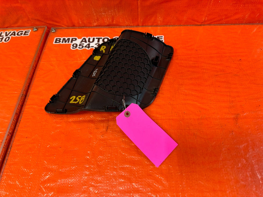 02 05 HONDA CIVIC SI EP3 HATCHBACK REAR SPEAKER COVER TRIM   RIGHT SIDE OEM #2584