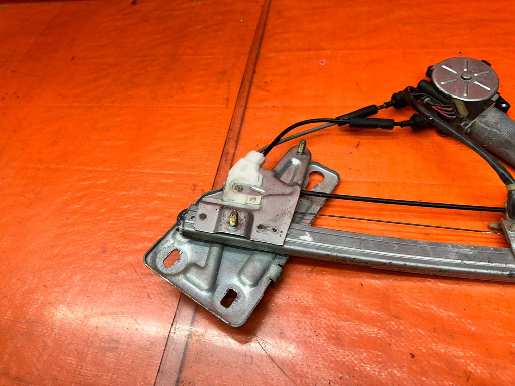 94-01 ACURA INTEGRA 4D 1.8L LEFT FRONT DRIVER WINDOW REGULATOR MOTOR OEM #34111