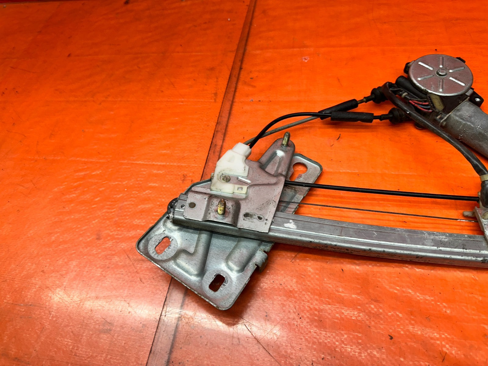 94-01 ACURA INTEGRA 4D 1.8L LEFT FRONT DRIVER WINDOW REGULATOR MOTOR OEM #34111