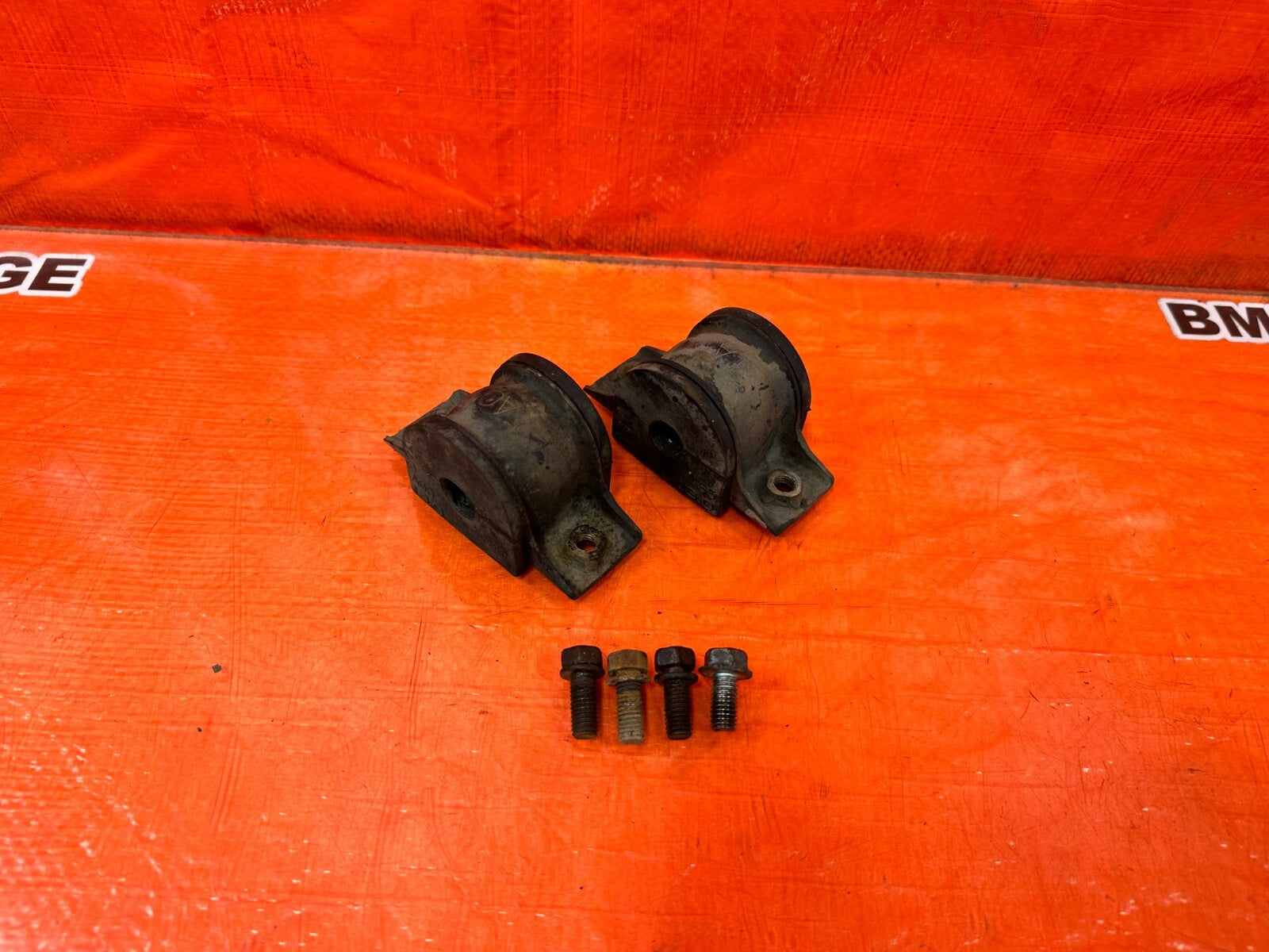 08 12 HONDA ACCORD SEDAN   LEFT & RIGHT REAR SWAY BAR BRACKETS   OEM #2510