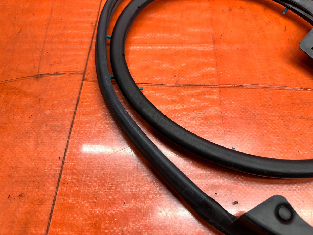 03-08 NISSAN 350Z 2D DRIVER LEFT DOOR BODY WEATHERSTRIP SEAL OEM #3465