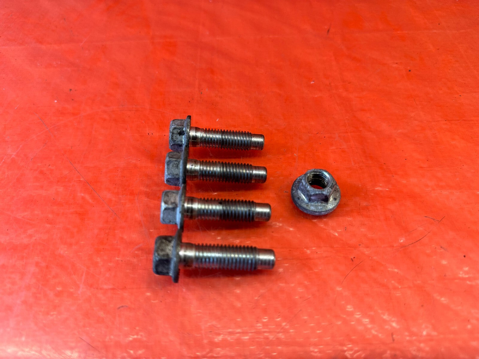 16 24 INFINITI Q50 3.0L PASSENGER RIGHT ENGINE MOUNT BRACKET BOLTS NUTS OEM 2420