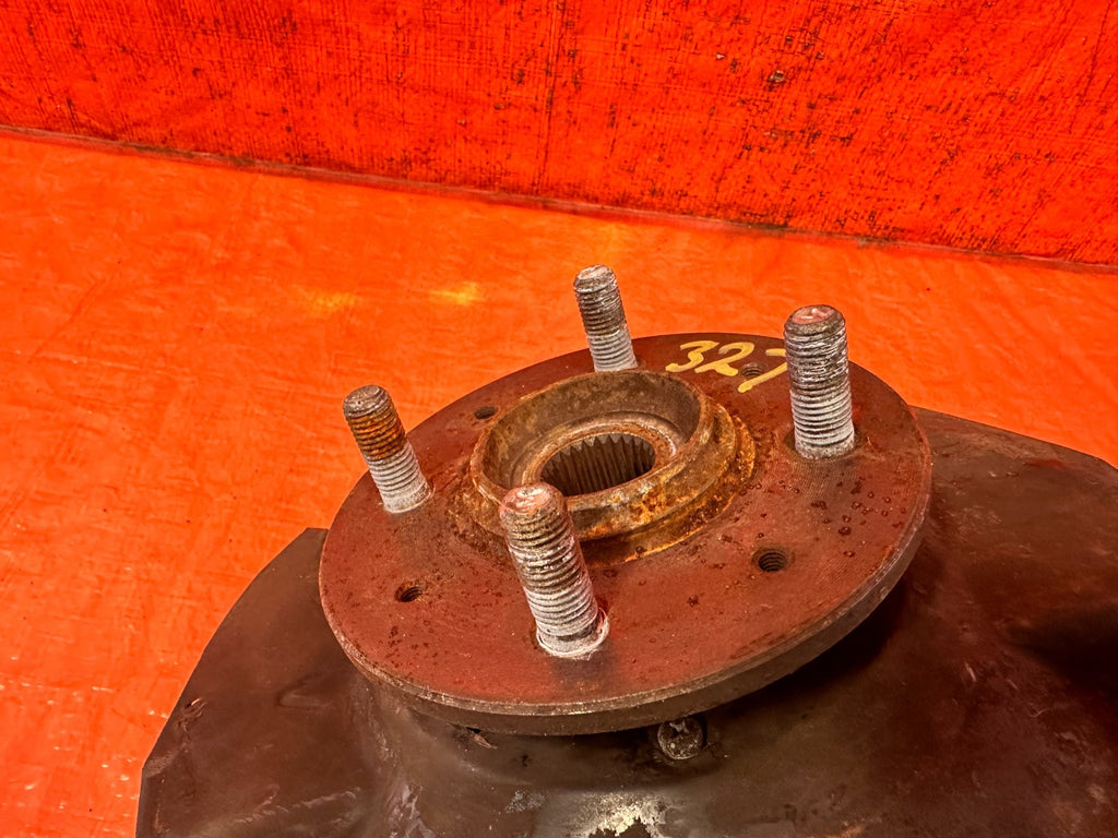 92 95 HONDA CIVIC   EX MODEL   DRIVER LEFT FRONT SPINDLE KNUCKLE HUB   3274